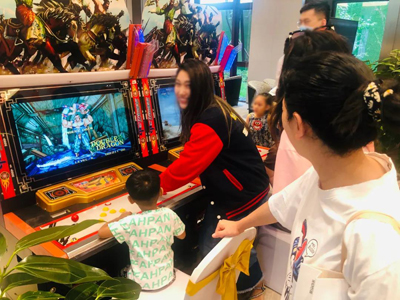 1594888502760859.jpg 金輝·優(yōu)步學(xué)府美好集市活動(dòng)現(xiàn)場(chǎng)